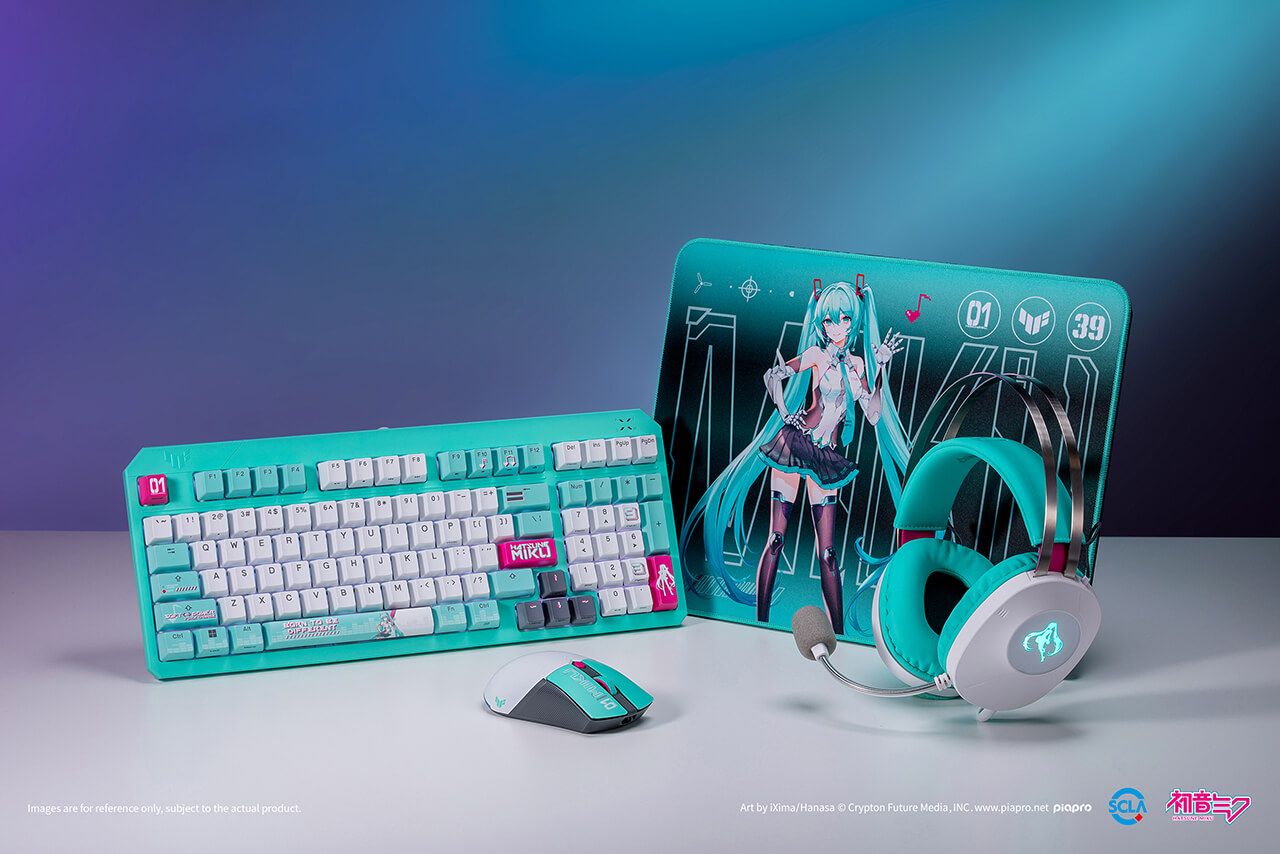 TUF Gaming x 初音未來遊戲周邊裝置，包含 TUF Gaming H1 Gen II 耳機、K3 Gen II 鍵盤、Mini Wireless Mouse 無線滑鼠及 P1 滑鼠墊。